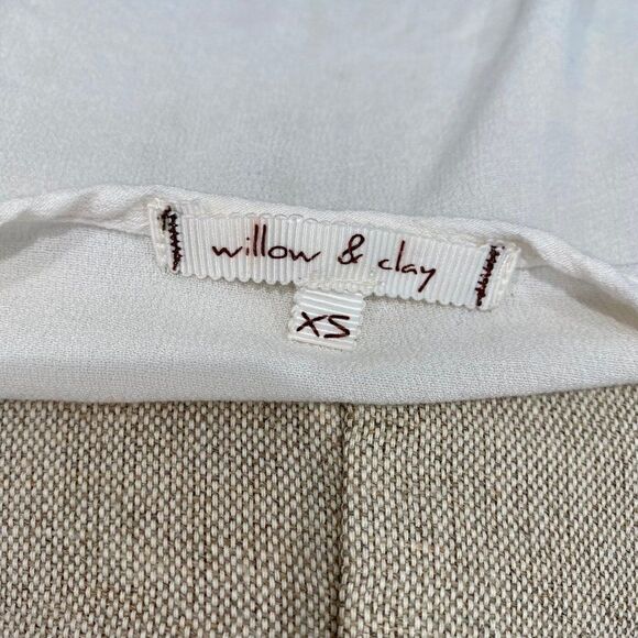 Willow & Clay Ivory Embroidered V-Neck Tank Size XS - Picture 5 of 5
